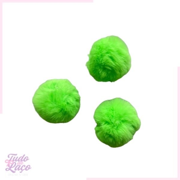 POMPOM PELINHO LISO VERDE NEON (7CM) - 1 UNIDADE