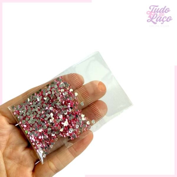 STRASS ROSA (FORMATO CORAÇÃO) 2,5mm - PACOTE 3 gramas