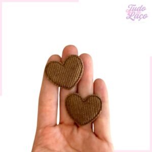 APLIQUE CORAÇÃO VELUDO COTELÊ MARROM - 2 UNIDADES